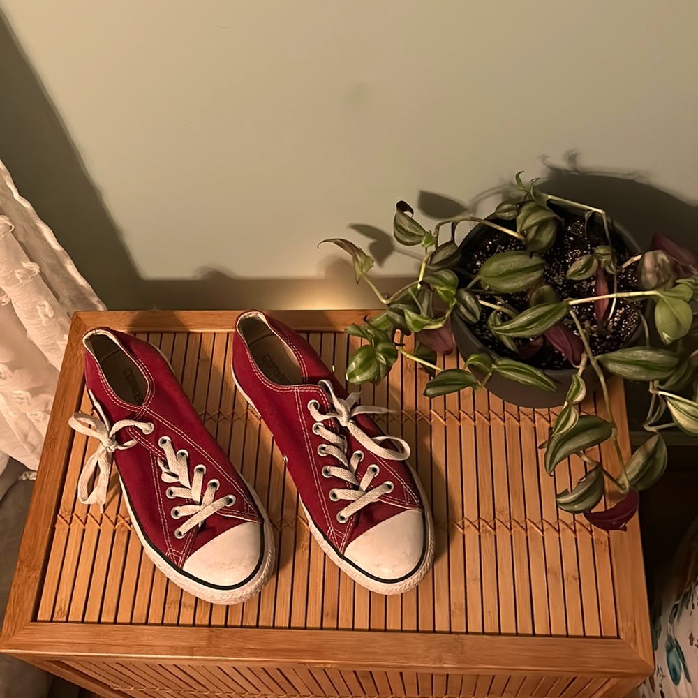 Converse All Stars Maroon size 10